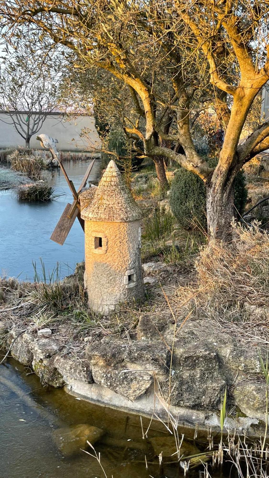 Studio Les Petits Lutins Entraigues-sur-la-Sorgue Eksteriør billede