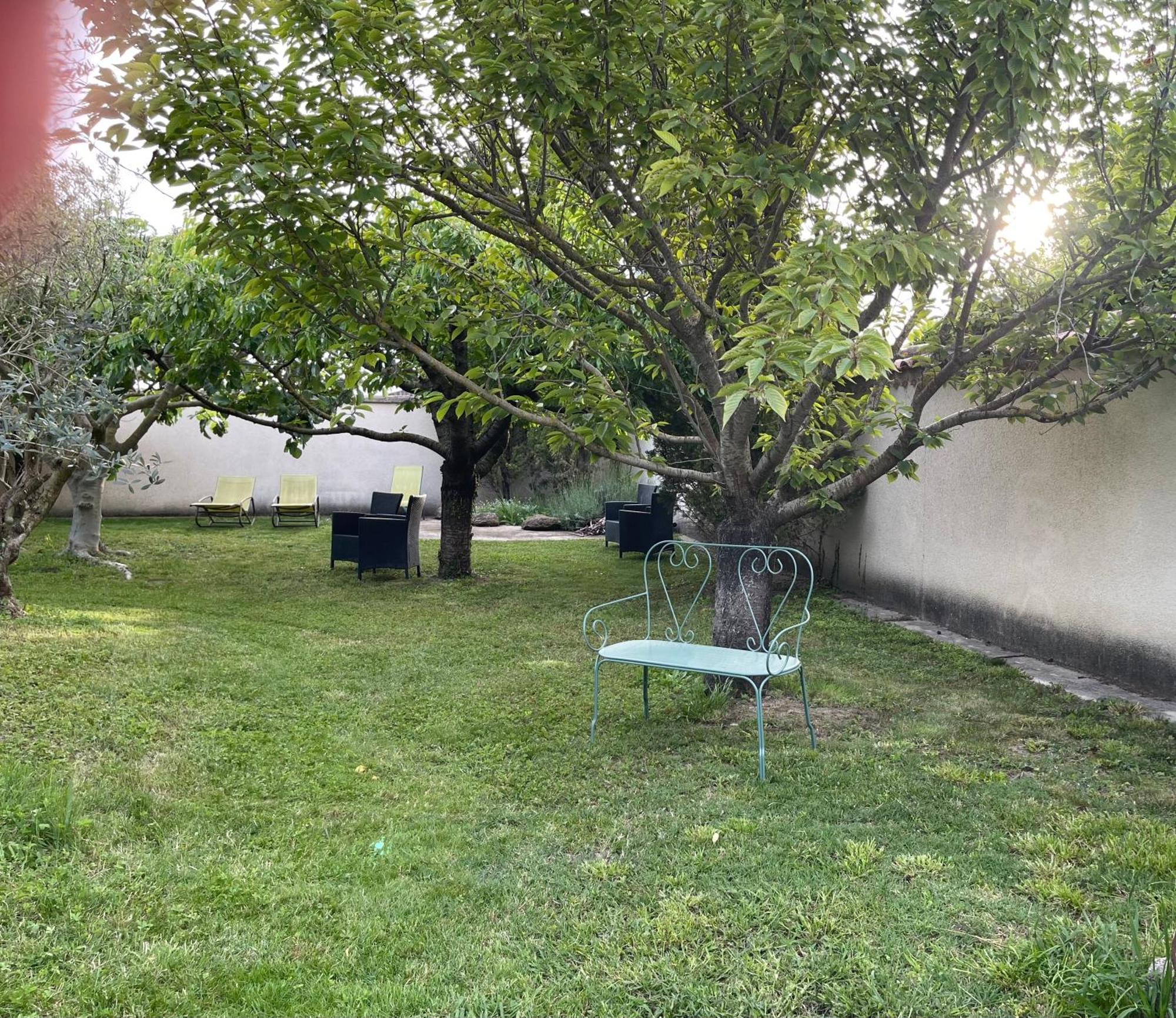 Studio Les Petits Lutins Entraigues-sur-la-Sorgue Eksteriør billede